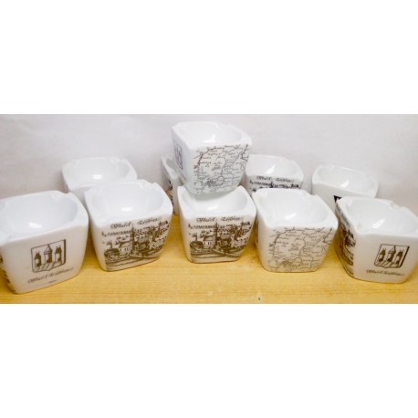 Bavaria négy oldalán mintázott porcelán hamuzó edényke készlet 10db. egyben.