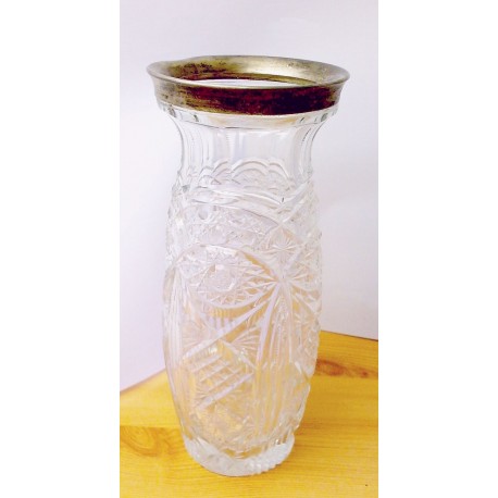 Ezüst karimás metszett kristály váza, Osztrák fémjelzéssel. Kiváló gyűjteményes darab.
