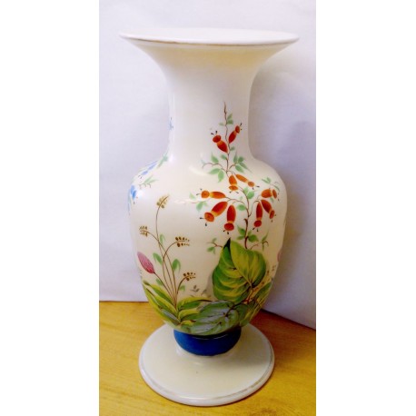 Gyönyörű virágmintás tejüveg váza a XIX. század végéről. Egyedi ritkaság.