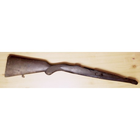 Régi puskatus, Mauser VZ-24 átalakítva, egy darab tömör fából faragva.