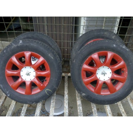 Alufelni garnitúra Peugeot Gyári 15" 5x98 ET27 205/65 nyári gumikkal sokféle EV2 típushoz jó.