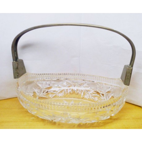 Metszett kristály füles kosár, gyümölcs kínáló 1910-es évek ritkaság a vitrinedbe.