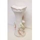 Váza aranykovács angyalkával. Barokk stílusú figurális porcelán tökéletes állapotban.