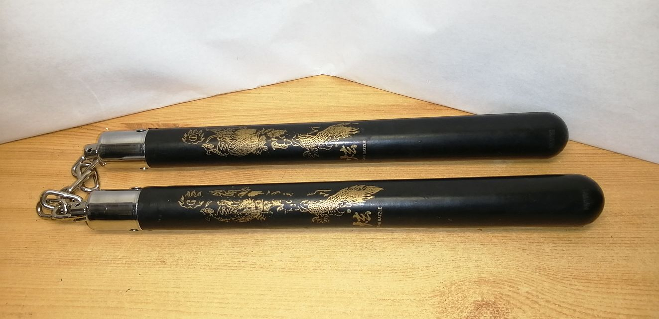 Nunchaku sárkány motívumokkal kemény gumiból készült