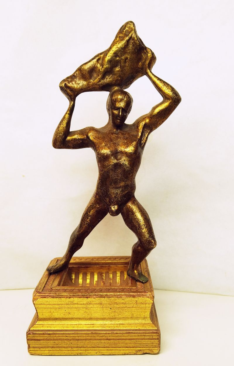 Hercules aranyozott bronz szobor Franciaországból, Barokk stílusú aranyozott fa talapzaton